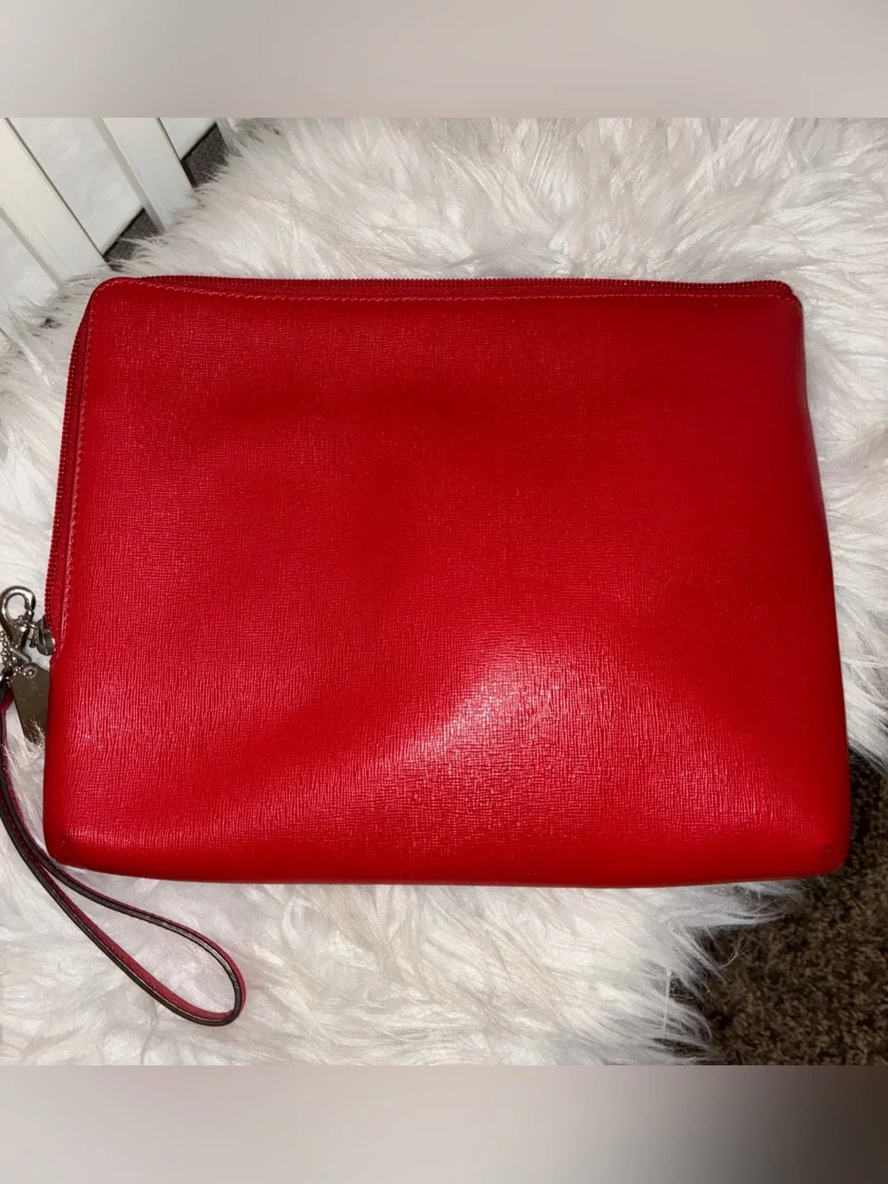 Coach Red Saffiano Leather Pouch Sleeve iPad Tablet Case Zip Around Pockets - Picture 2 of 9